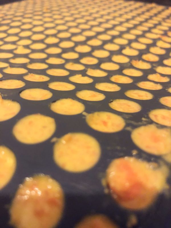 Karotten-Teigmasse in der Backmatte